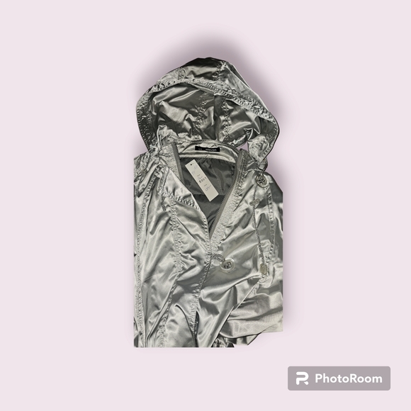 Rain coat - Picture 6 of 10